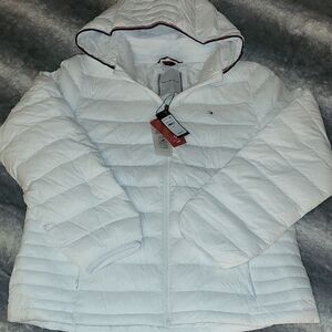 Tommy Hilfiger Women's Hooded White Puffer Coat